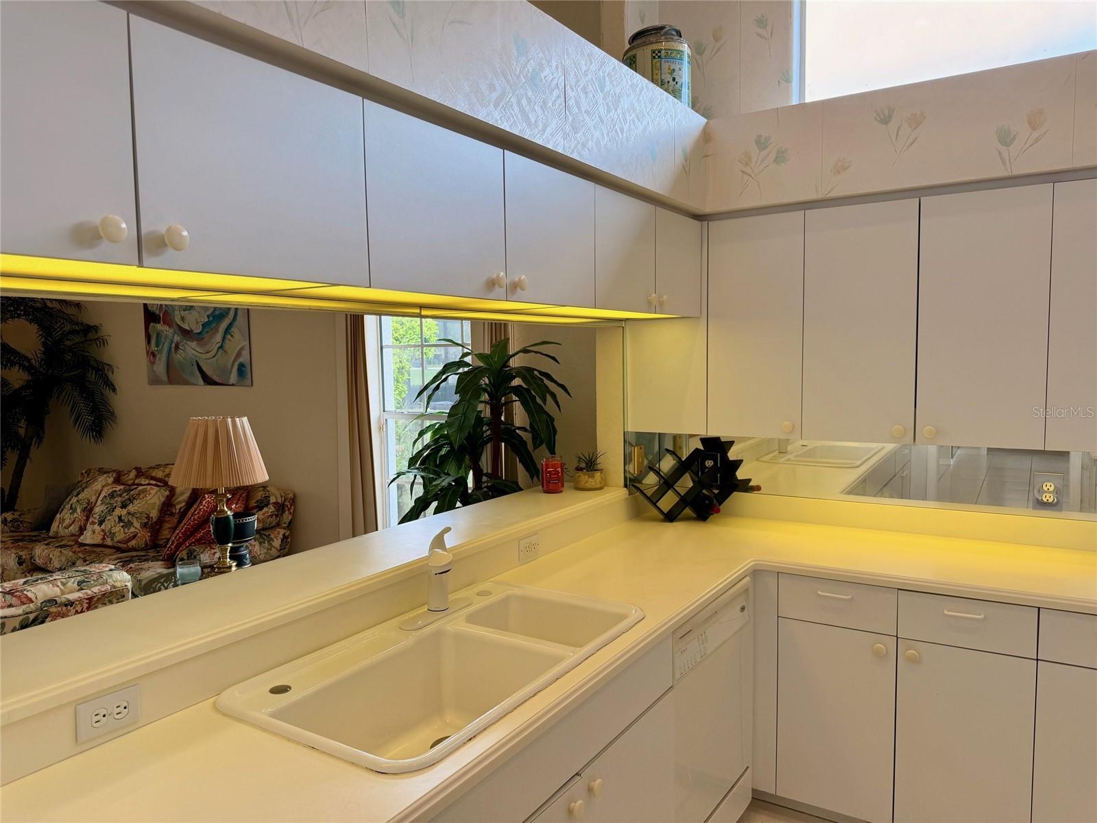 Image 18 of 24 For 7402 Fairlinks Court