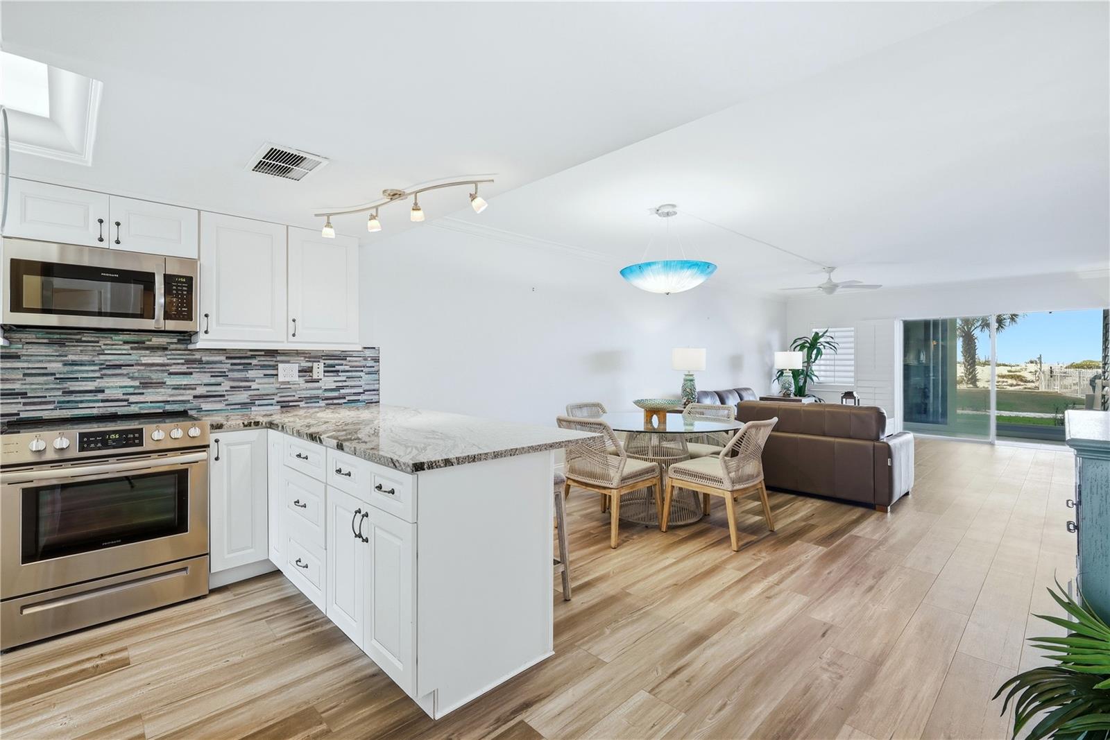 Image 14 of 54 For 1150 Tarpon Center Drive 1g