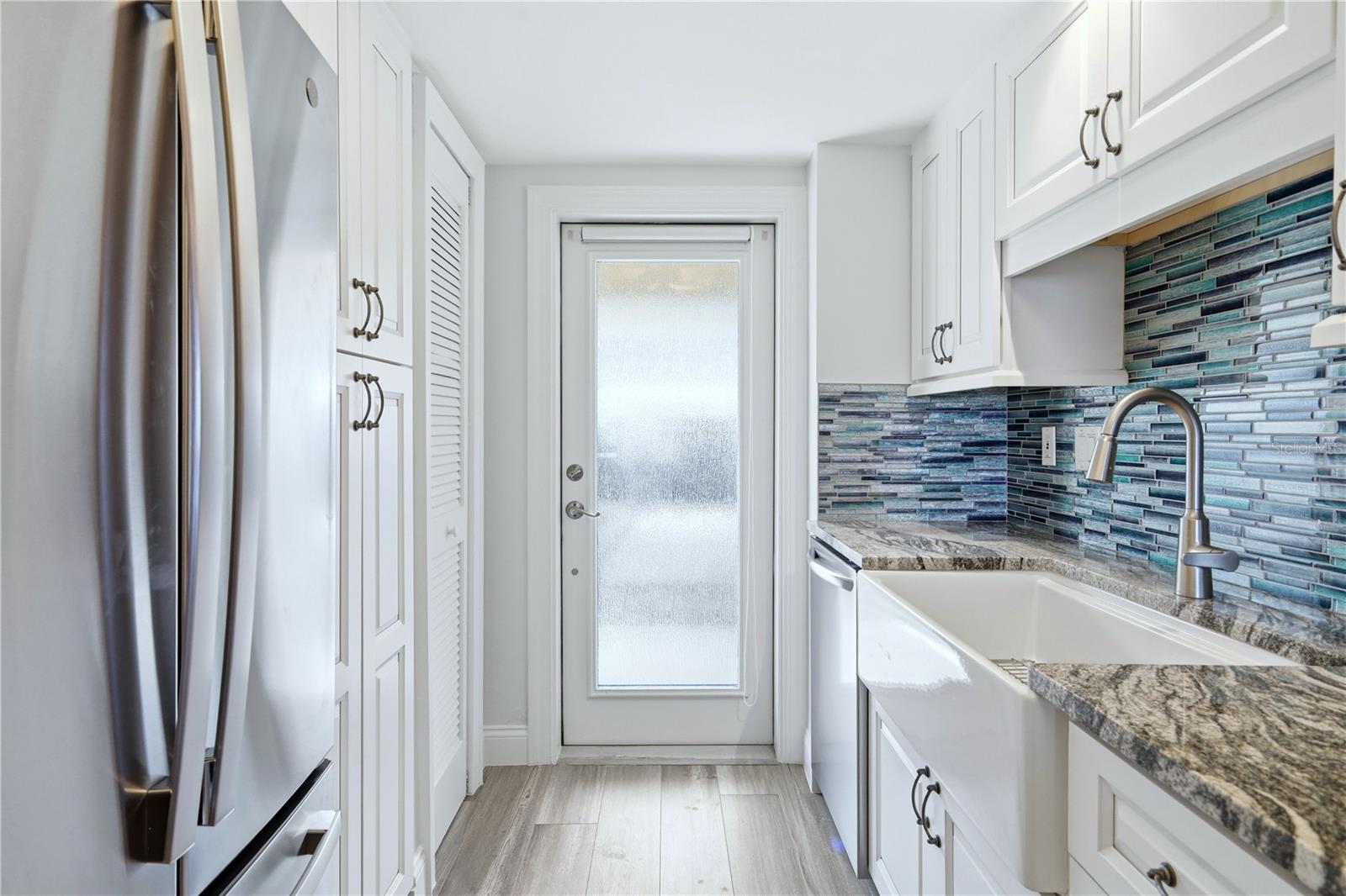 Image 17 of 54 For 1150 Tarpon Center Drive 1g