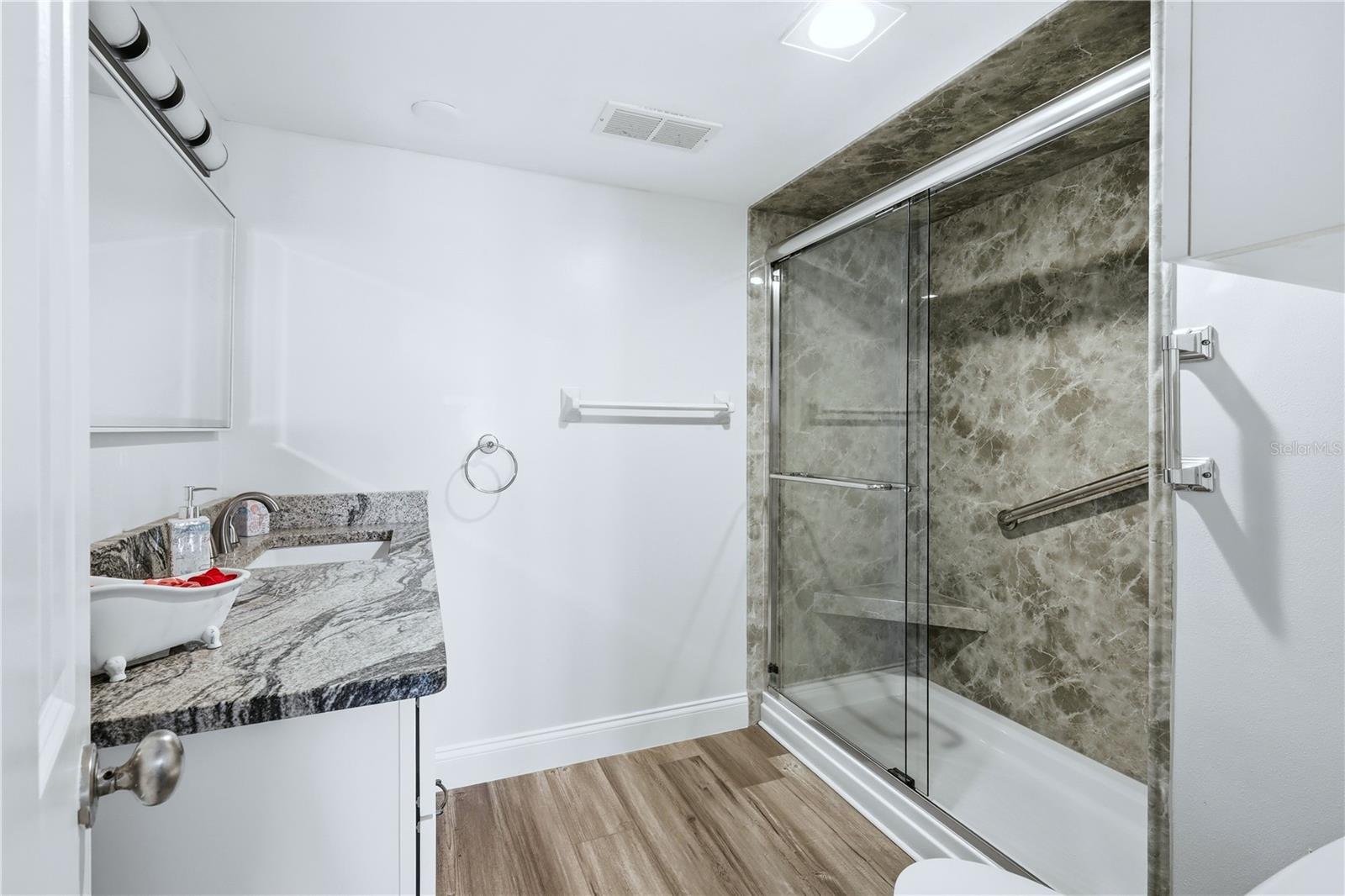 Image 23 of 54 For 1150 Tarpon Center Drive 1g