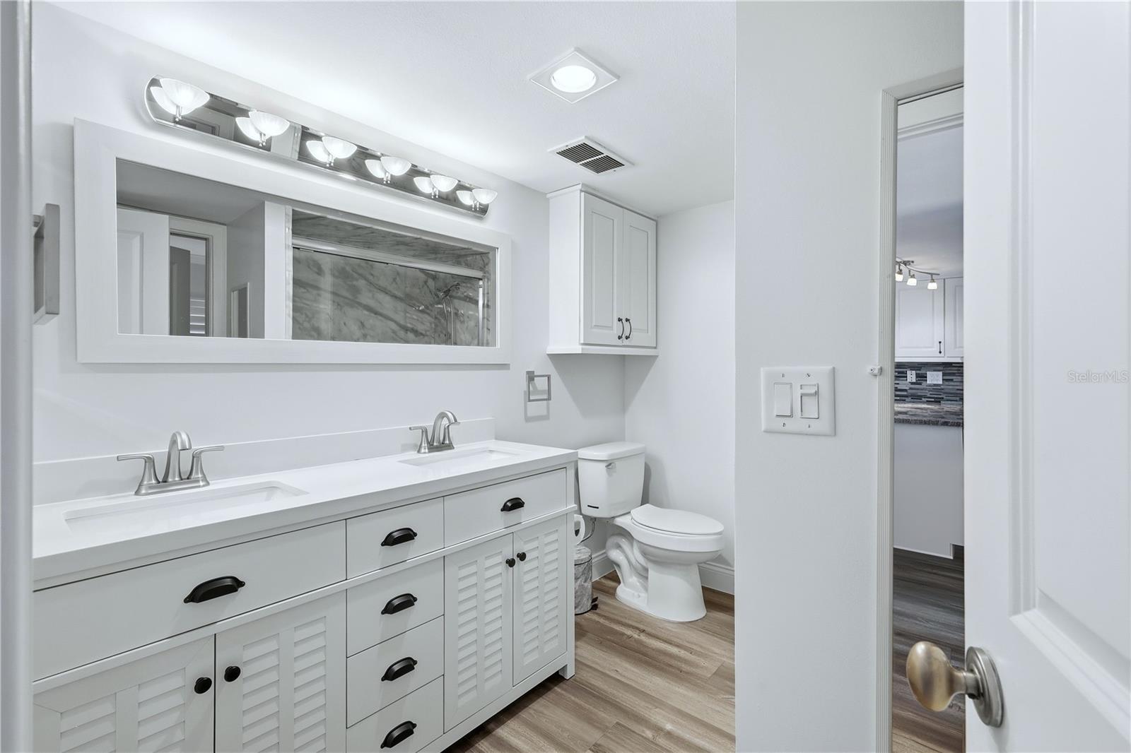 Image 28 of 54 For 1150 Tarpon Center Drive 1g