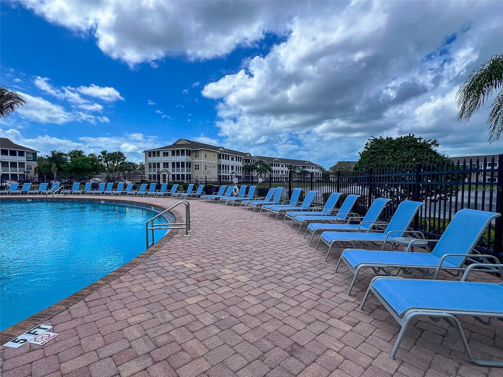 Image 24 of 37 For 4802 51st Street W 1014