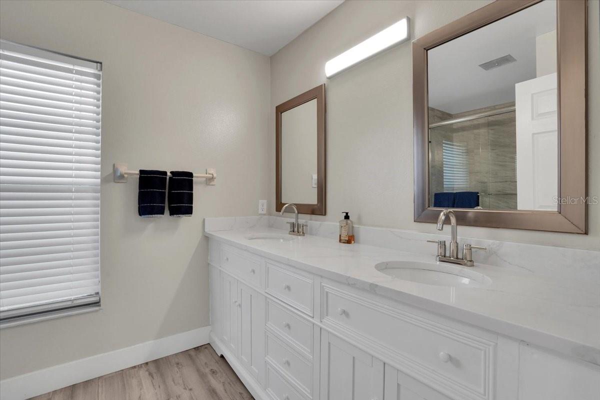 Image 11 of 31 For 106 Van Dyck Drive