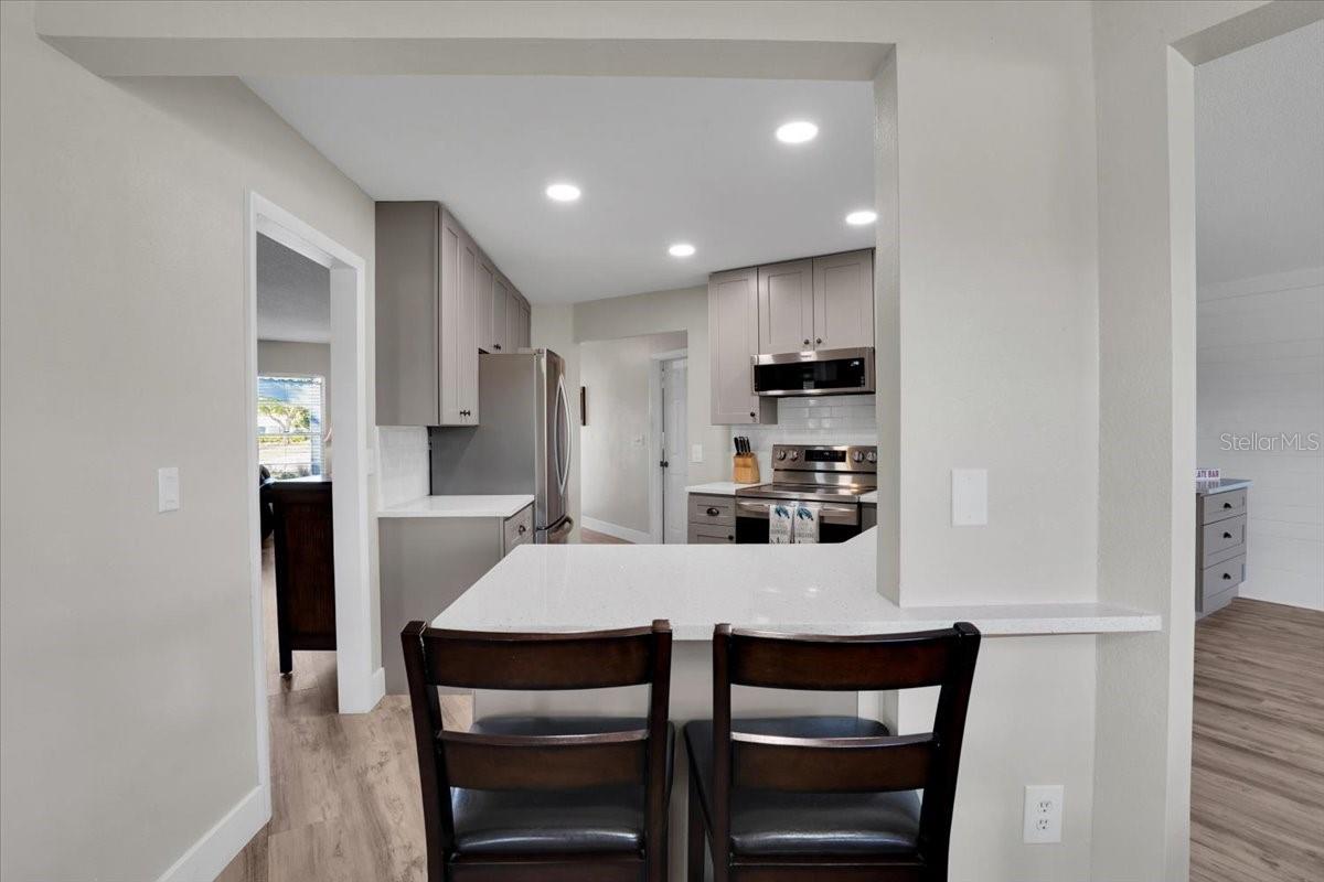 Image 14 of 31 For 106 Van Dyck Drive