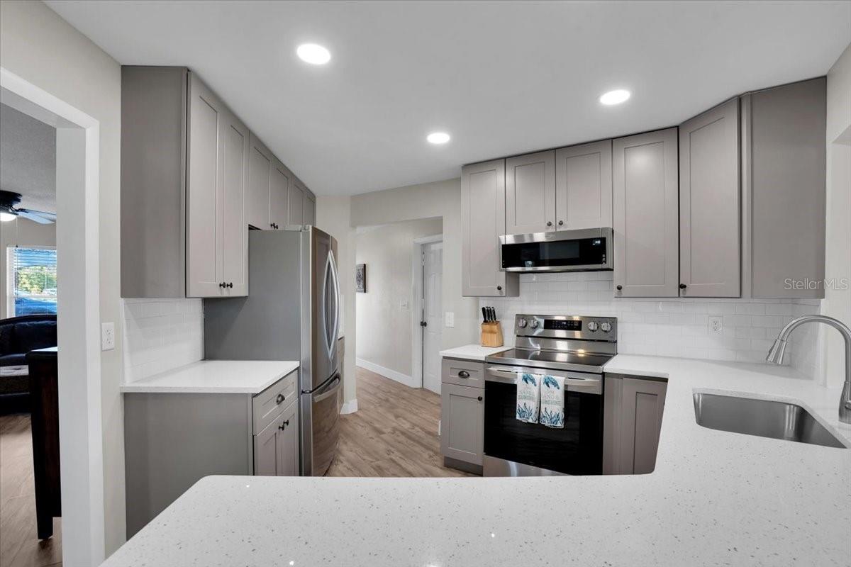 Image 15 of 31 For 106 Van Dyck Drive