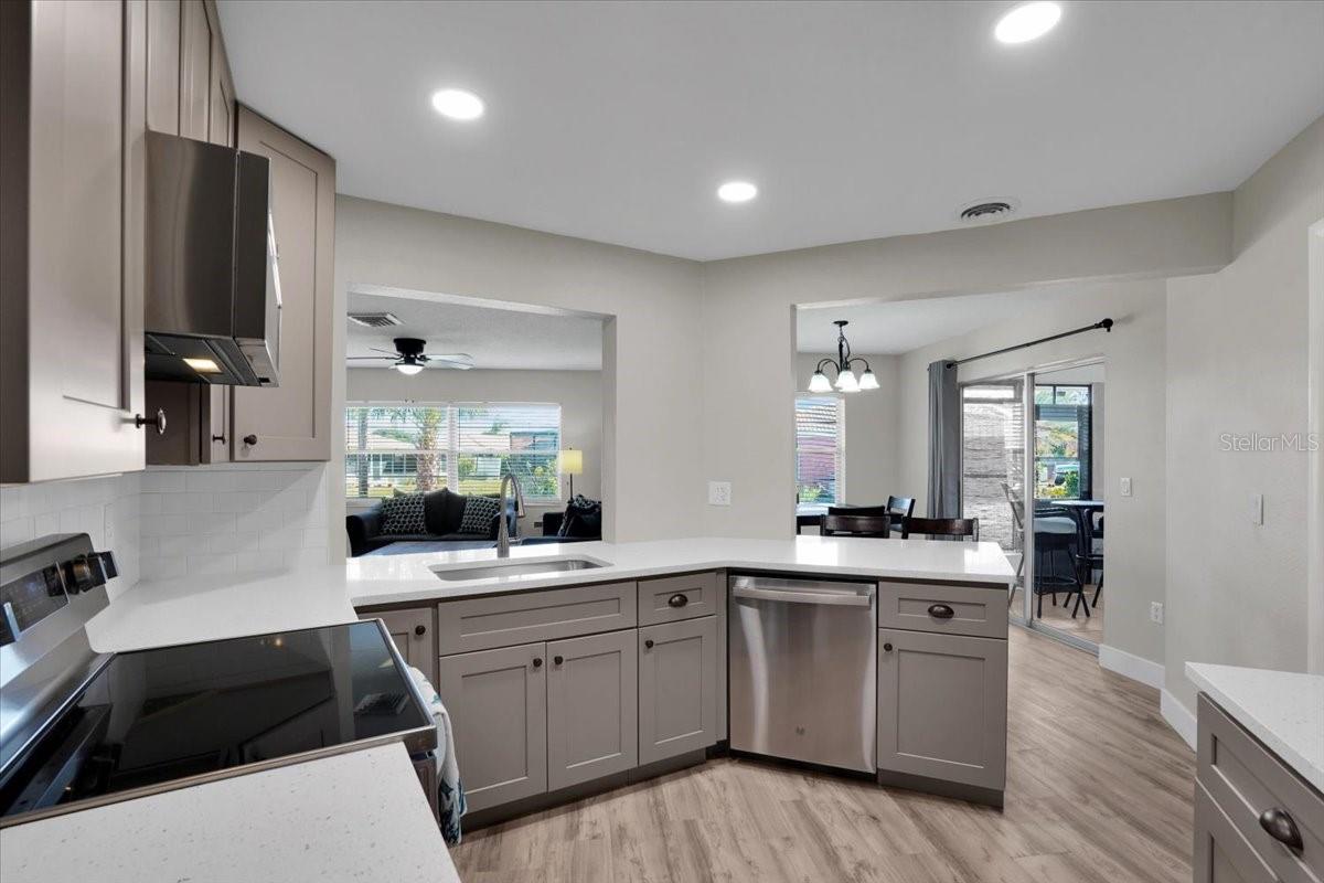 Image 16 of 31 For 106 Van Dyck Drive