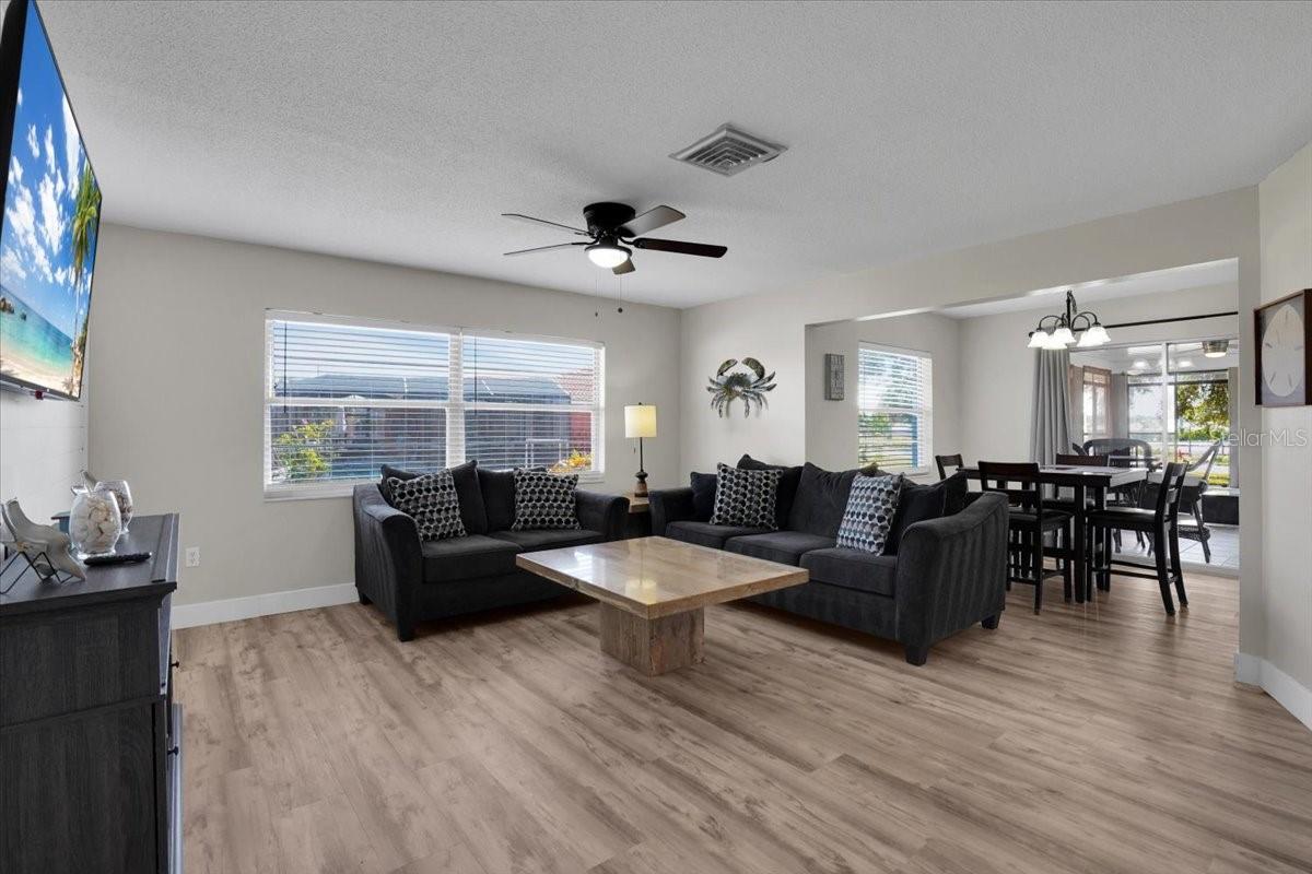 Image 17 of 31 For 106 Van Dyck Drive