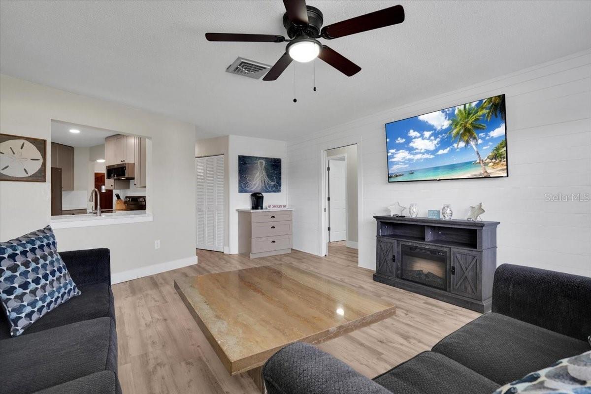 Image 19 of 31 For 106 Van Dyck Drive