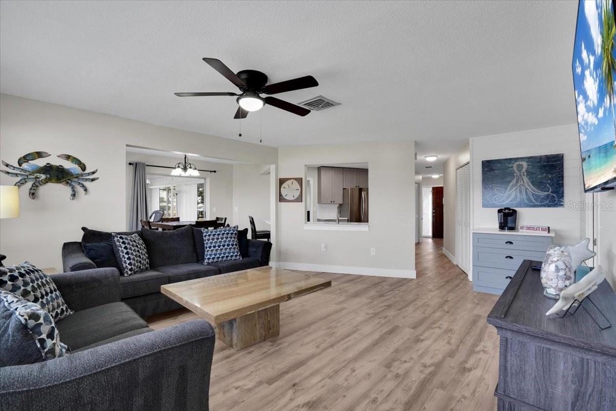 Image 20 of 31 For 106 Van Dyck Drive