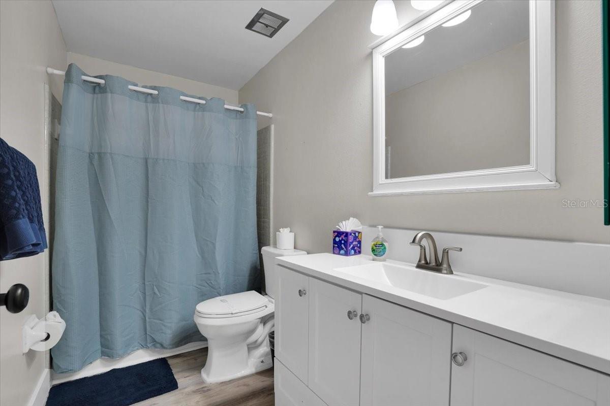 Image 26 of 31 For 106 Van Dyck Drive