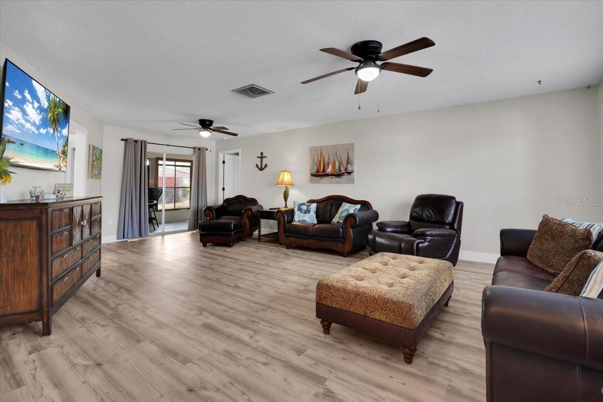 Image 5 of 31 For 106 Van Dyck Drive