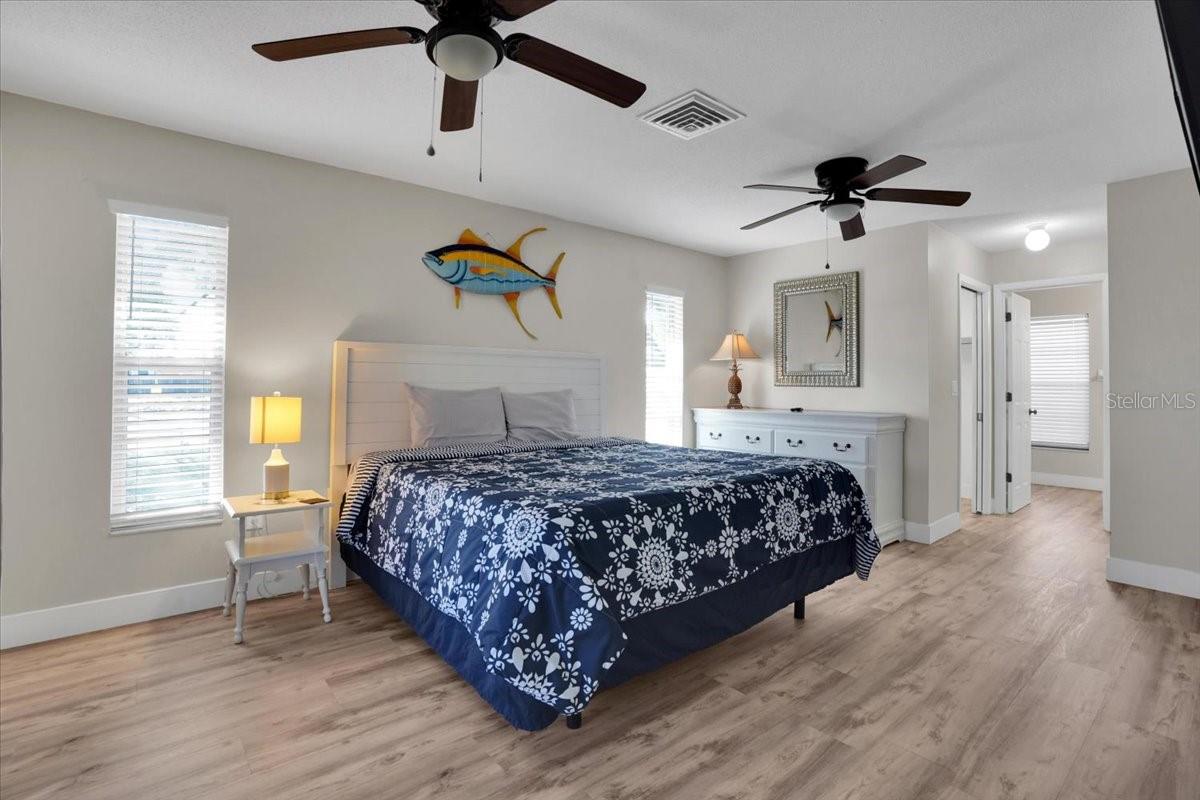 Image 8 of 31 For 106 Van Dyck Drive