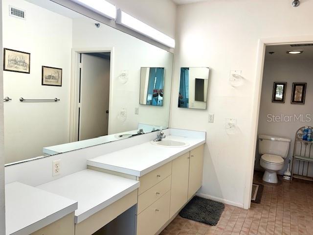 Image 17 of 35 For 1095 Gulf Of Mexico Drive 104