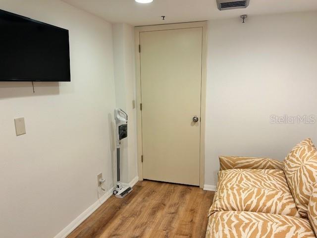 Image 26 of 35 For 1095 Gulf Of Mexico Drive 104