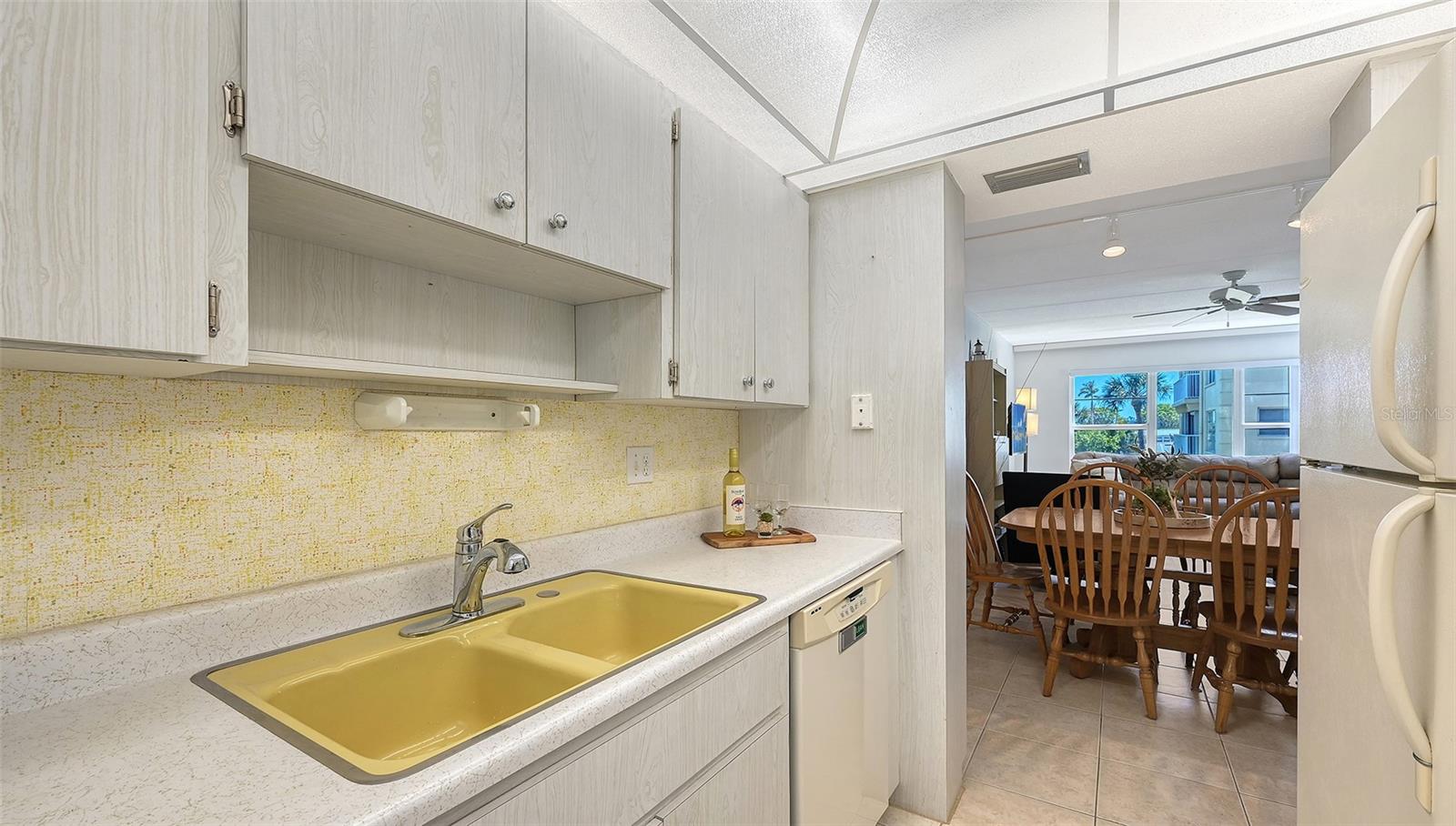 Image 11 of 57 For 3810 Gulf Of Mexico Drive F206