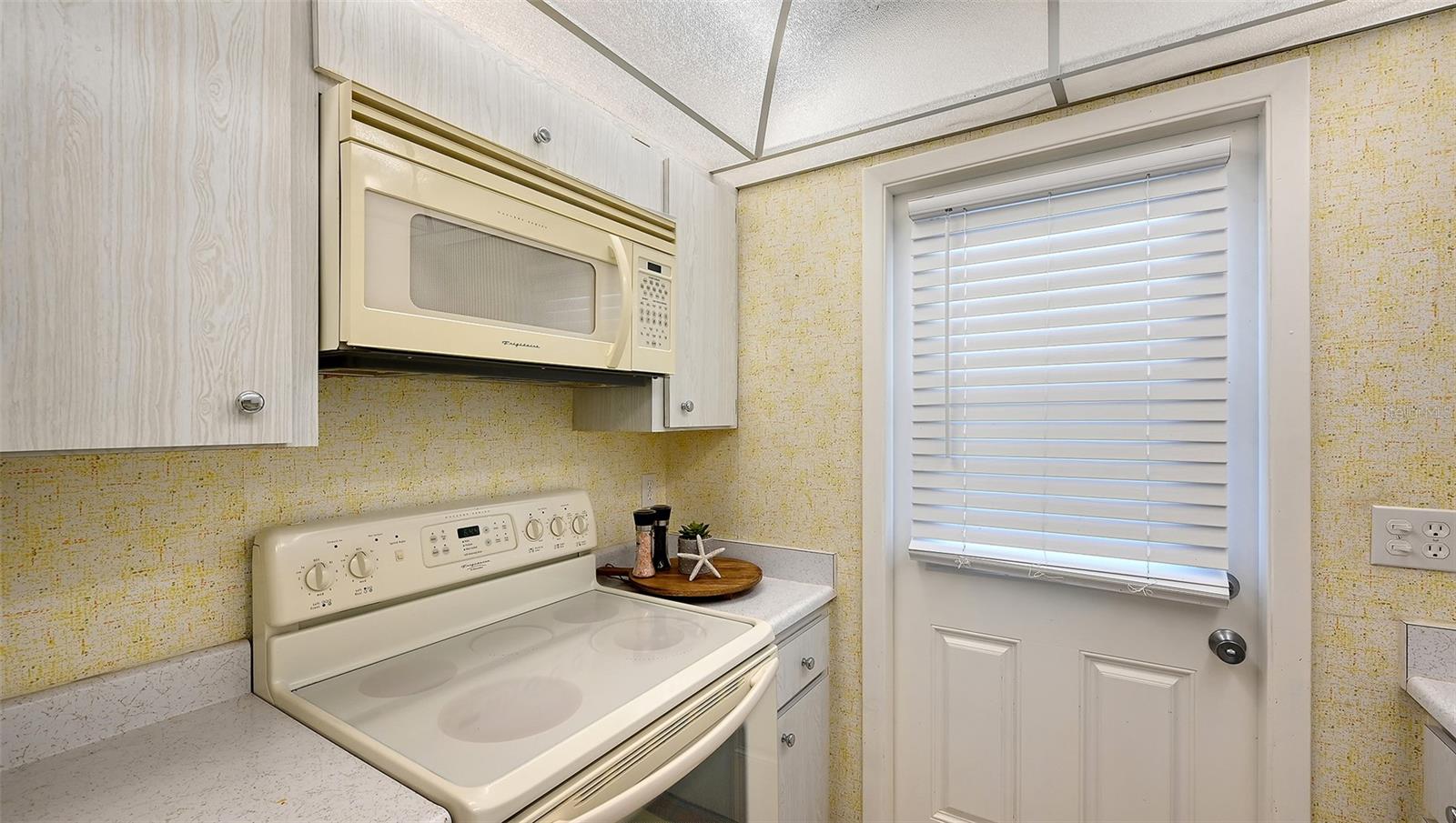 Image 13 of 57 For 3810 Gulf Of Mexico Drive F206