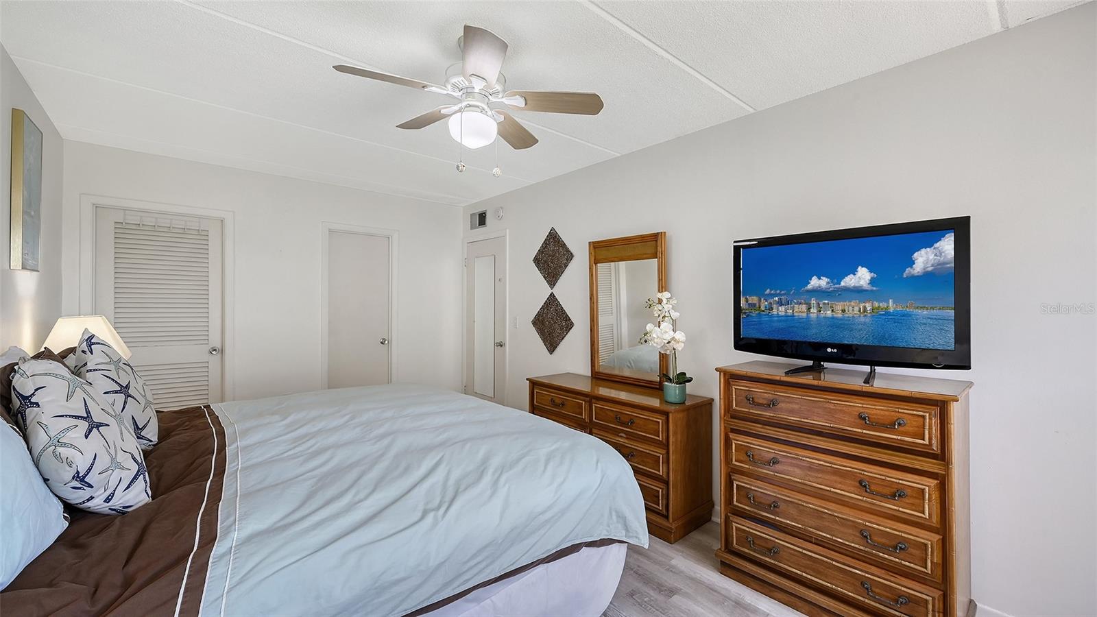 Image 16 of 57 For 3810 Gulf Of Mexico Drive F206