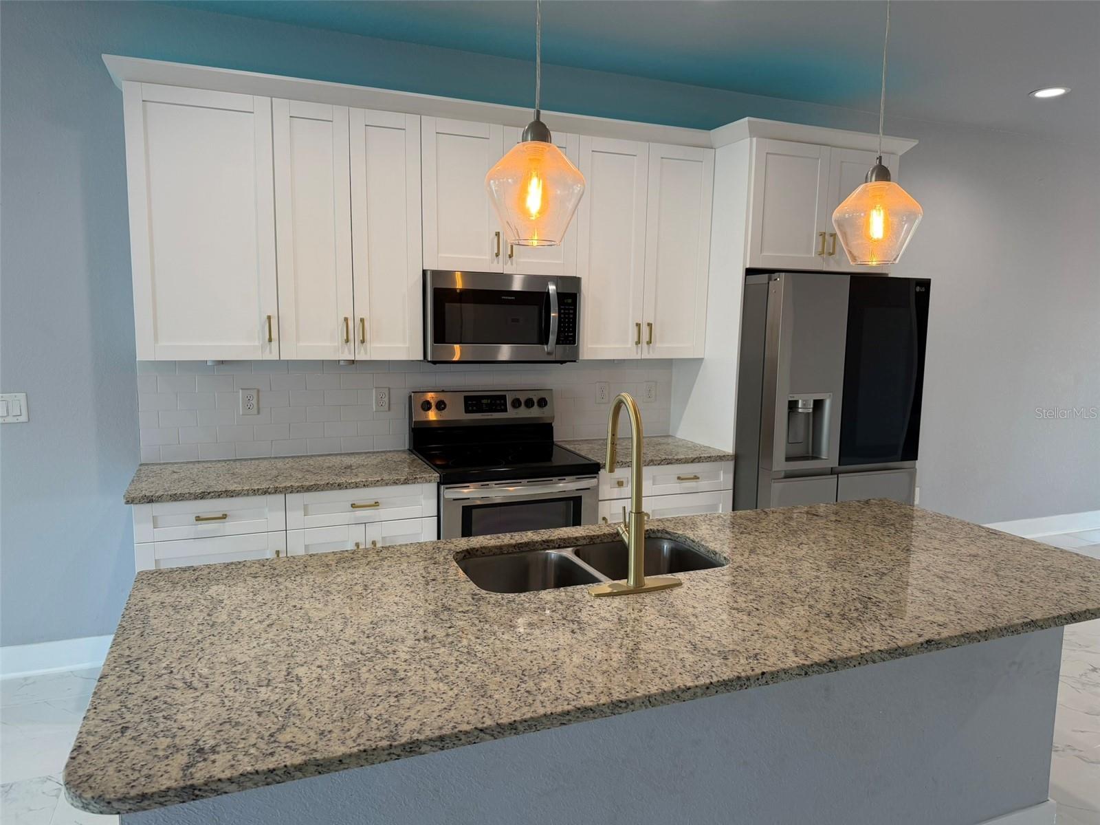 Image 5 of 27 For 1821 Eskimo Avenue