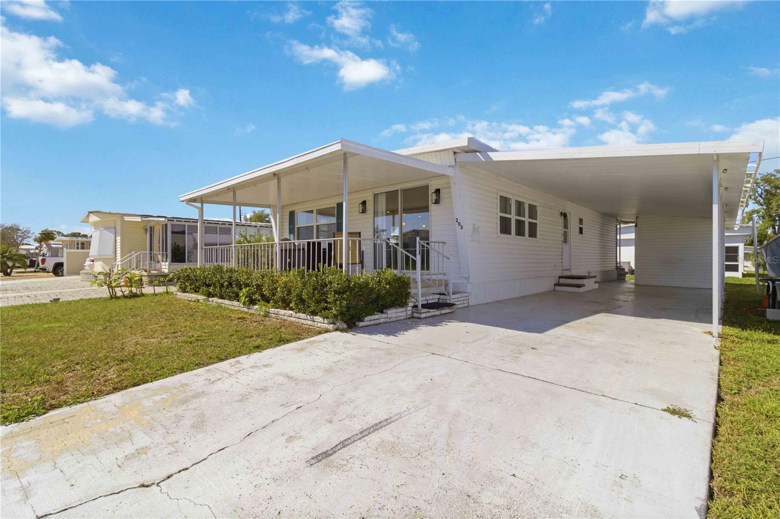 Image 2 of 23 For 203 48th Avenue Drive W