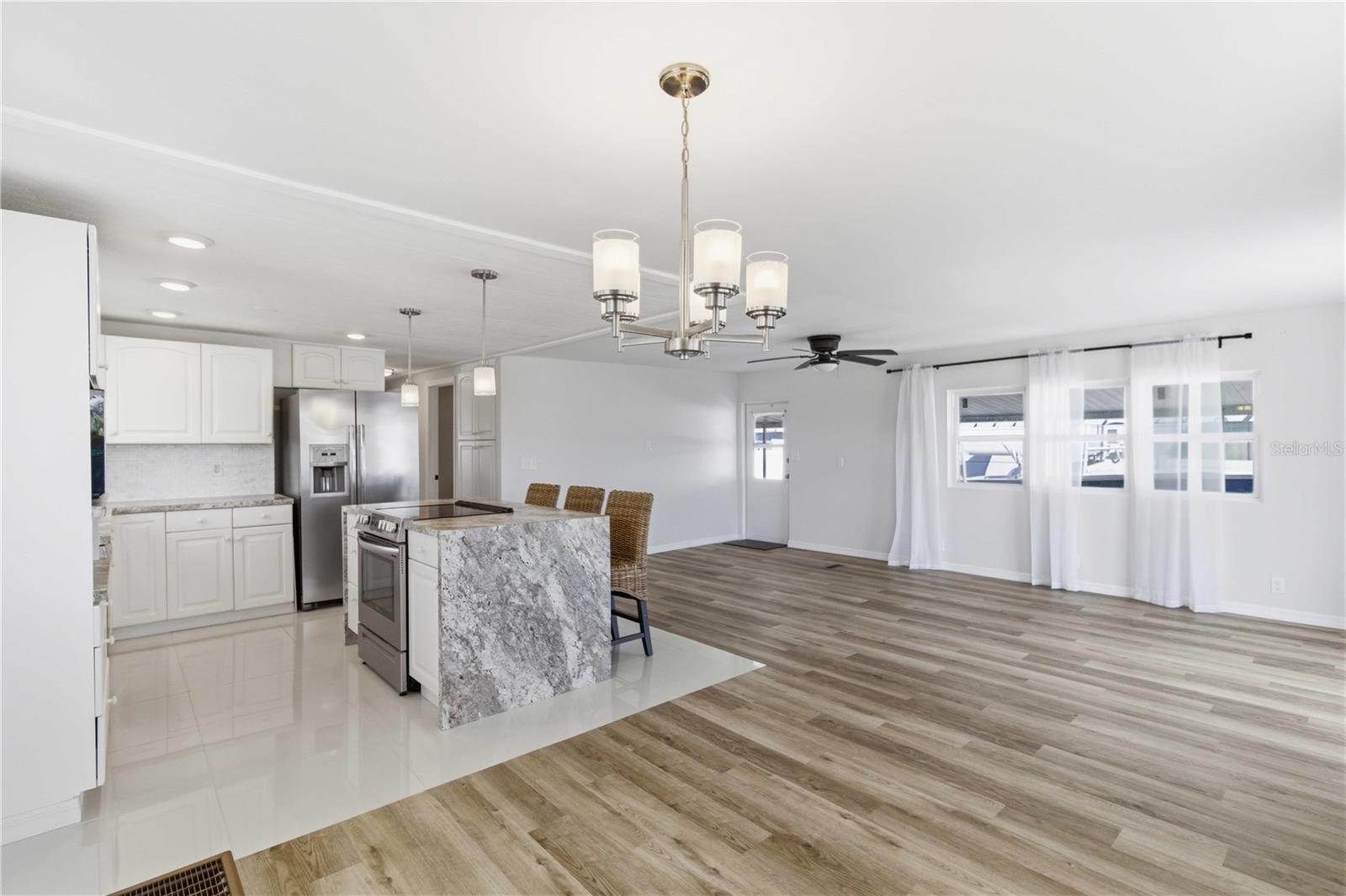 Image 7 of 23 For 203 48th Avenue Drive W