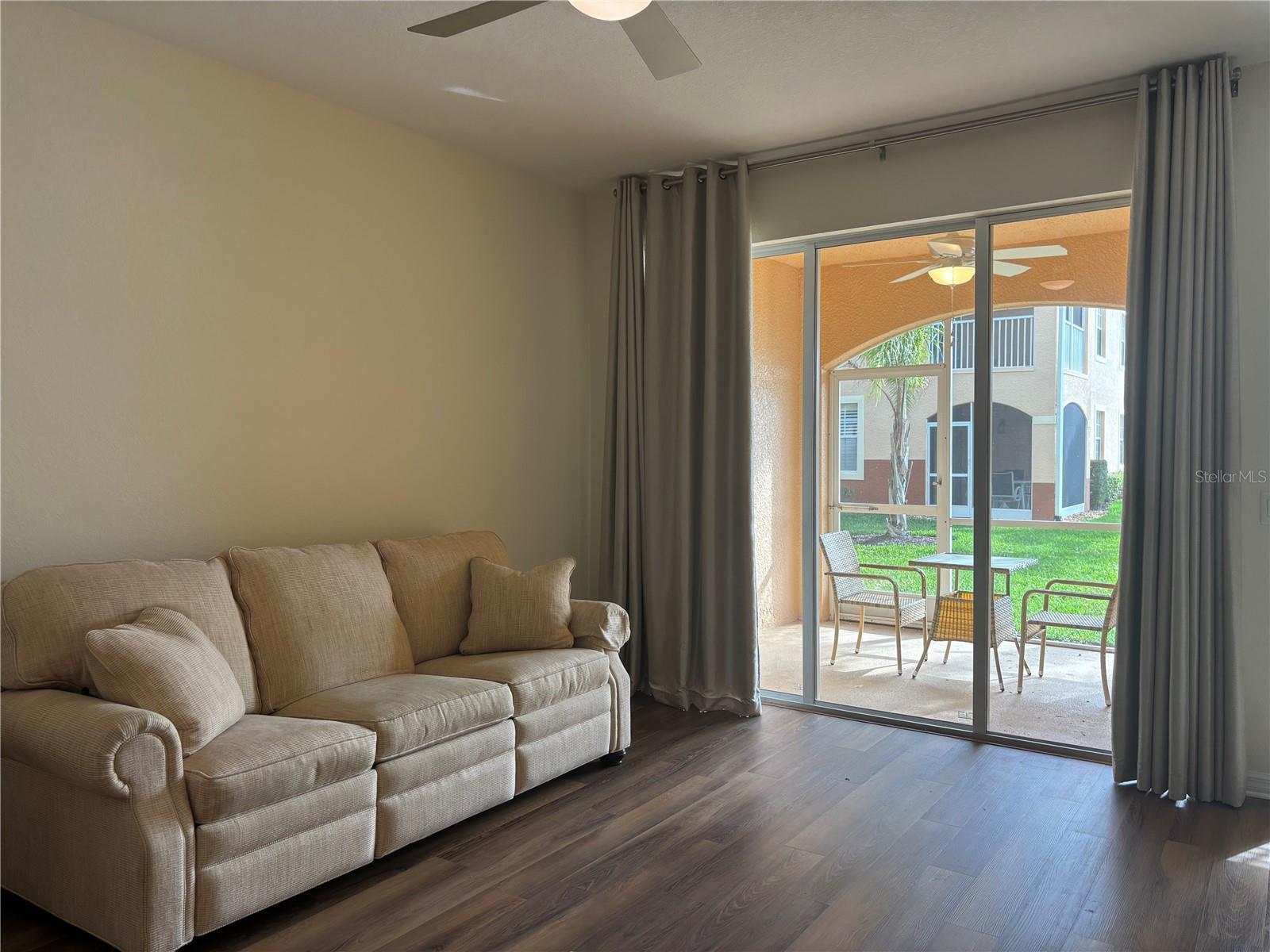 Image 6 of 45 For 150 L Pavia Boulevard 13