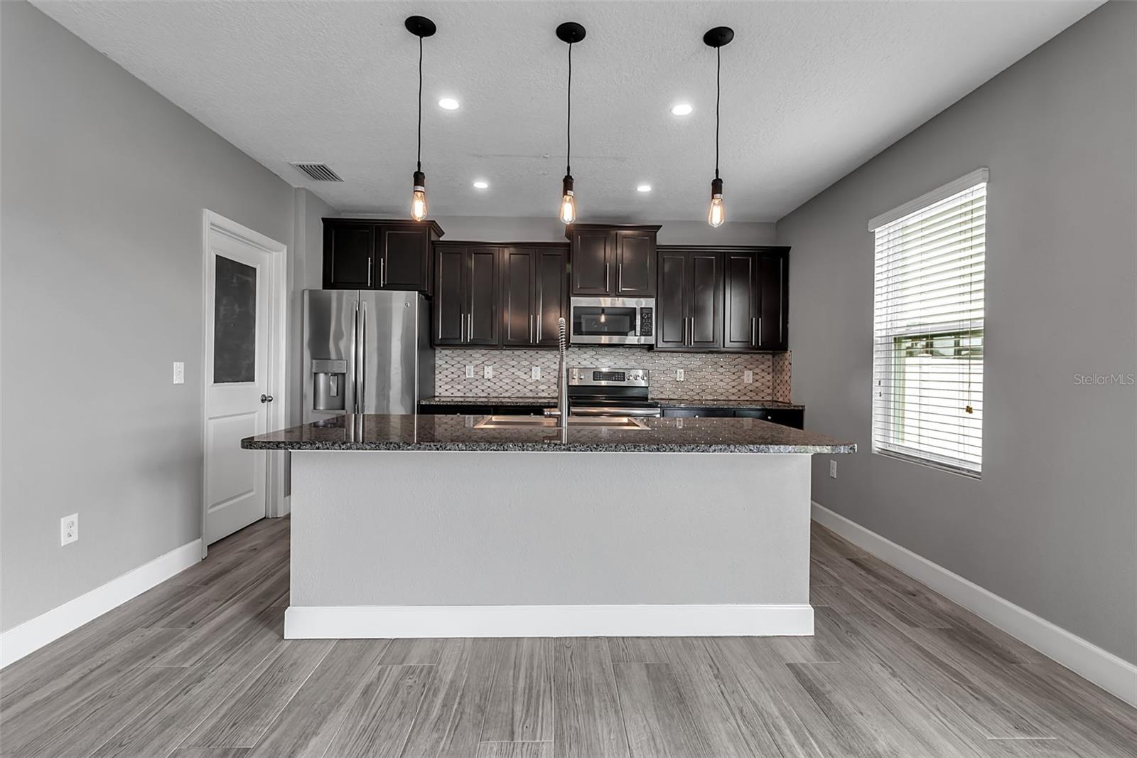 Image 15 of 68 For 4441 Lindever Lane