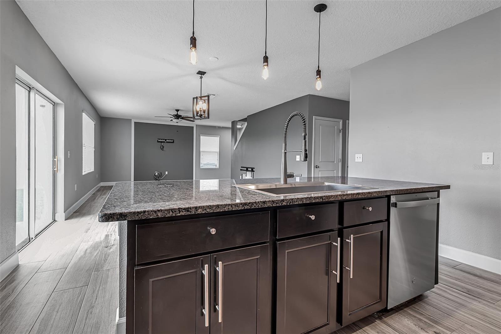 Image 20 of 68 For 4441 Lindever Lane