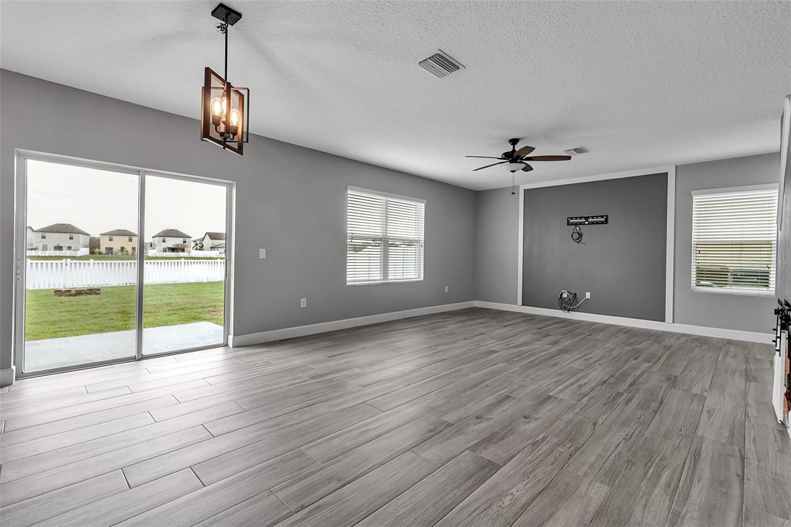 Image 26 of 68 For 4441 Lindever Lane