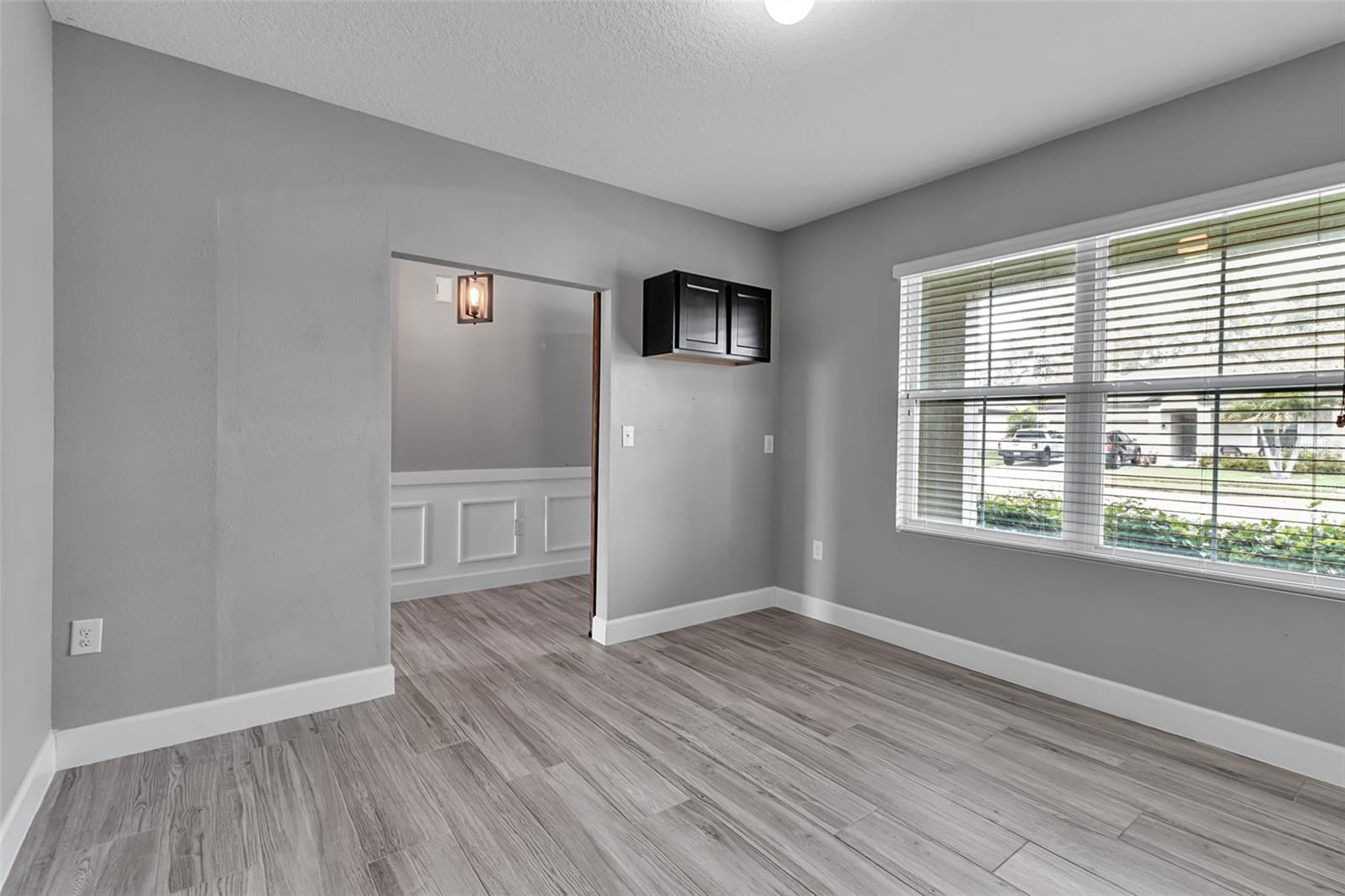 Image 31 of 68 For 4441 Lindever Lane