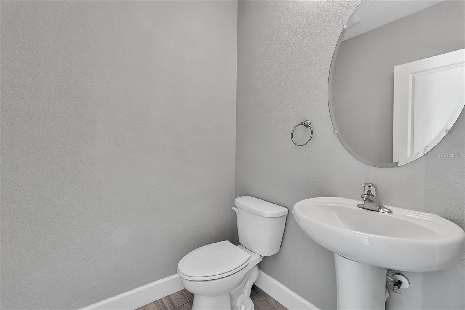 Image 32 of 68 For 4441 Lindever Lane