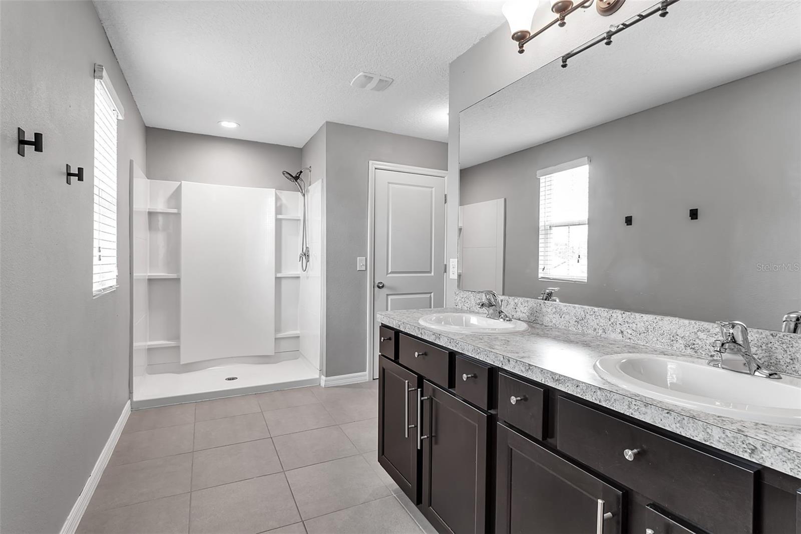 Image 41 of 68 For 4441 Lindever Lane