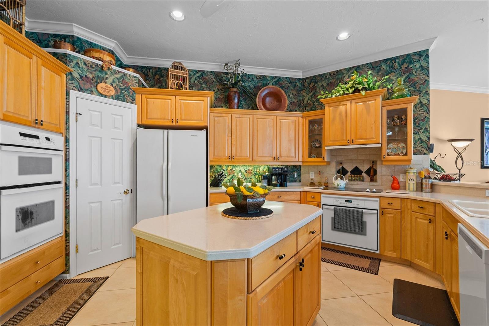 Image 24 of 96 For 7517 Coventry Court