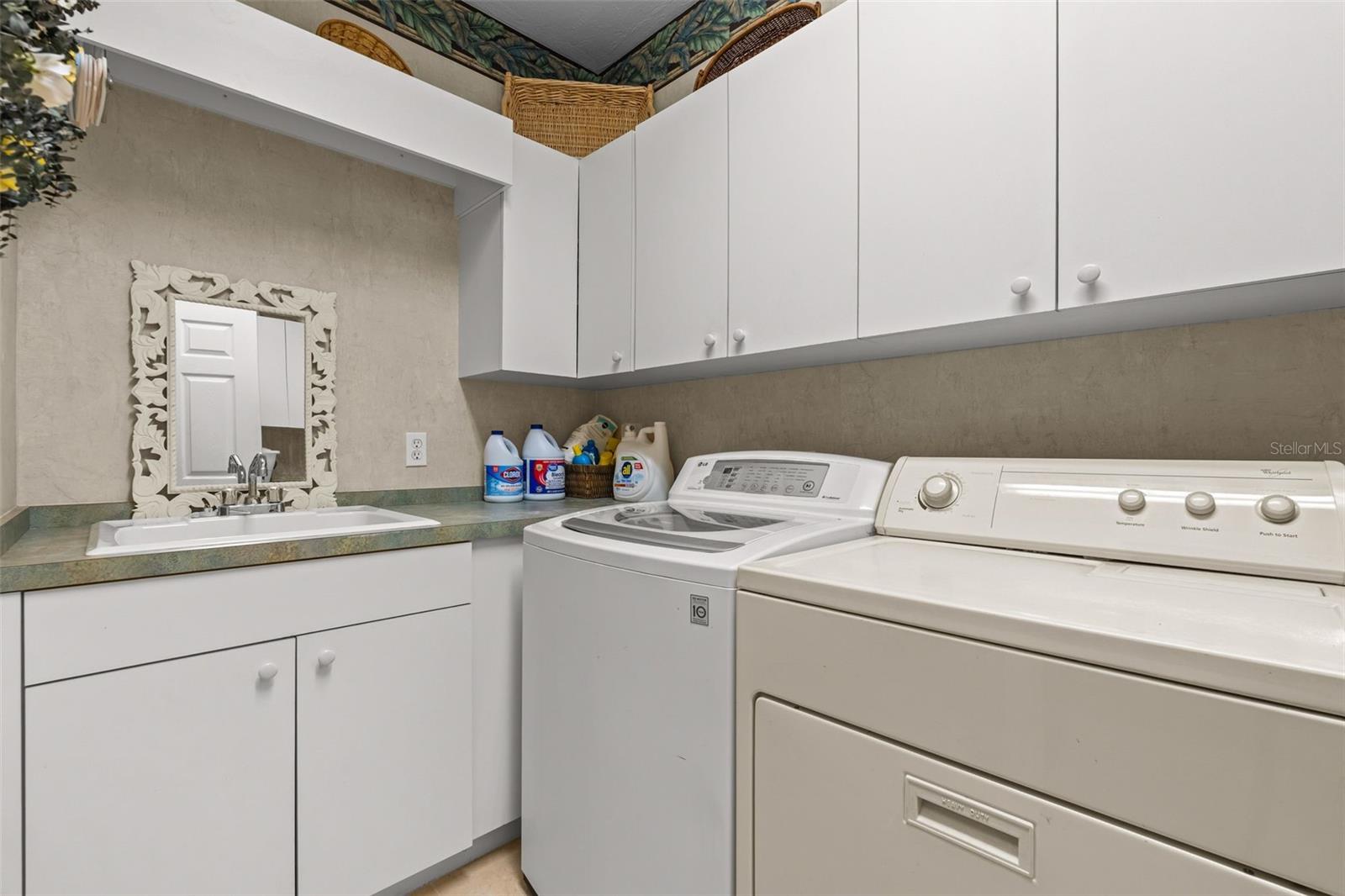 Image 27 of 96 For 7517 Coventry Court