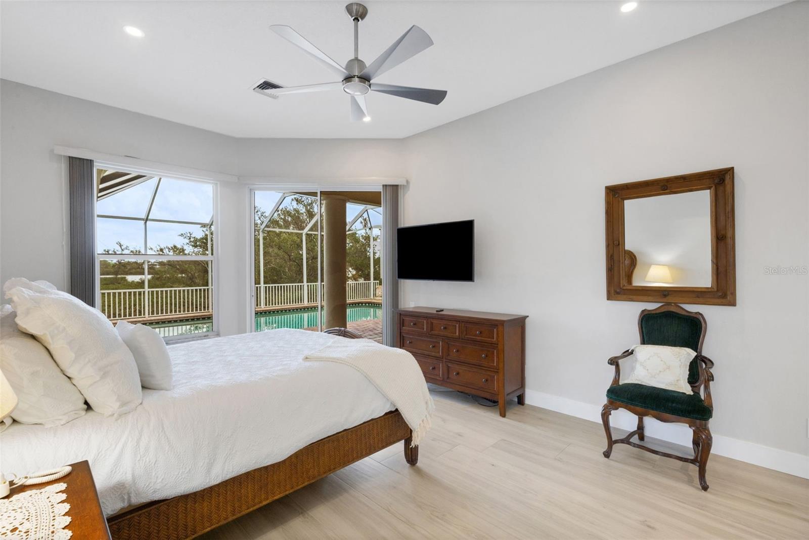 Image 37 of 69 For 8455 Manasota Key Road