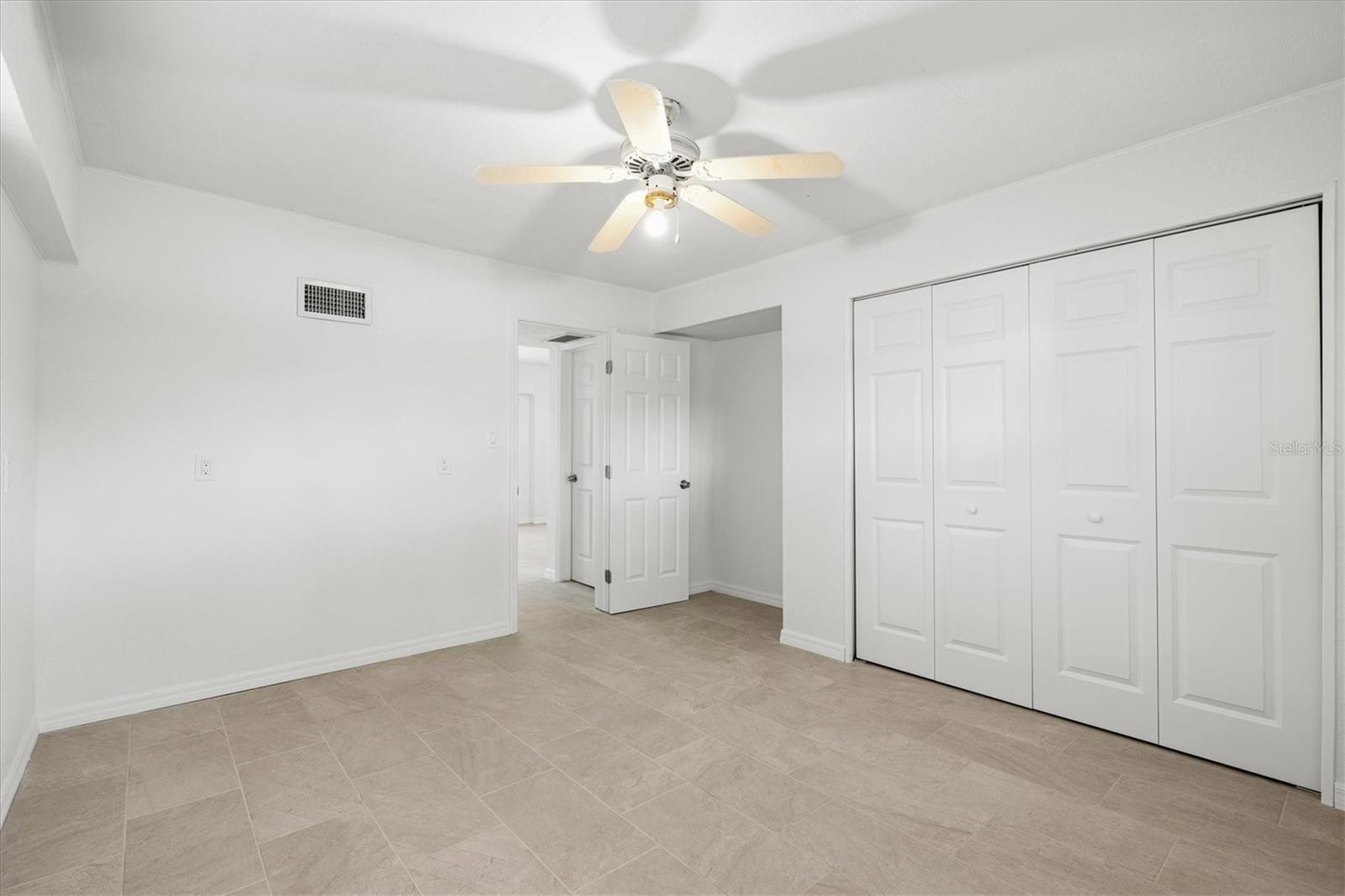 Image 11 of 79 For 5110 Admiral Place