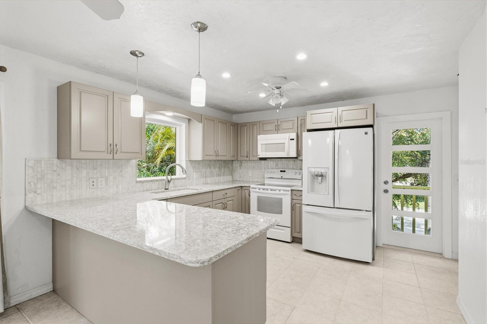 Image 25 of 79 For 5110 Admiral Place