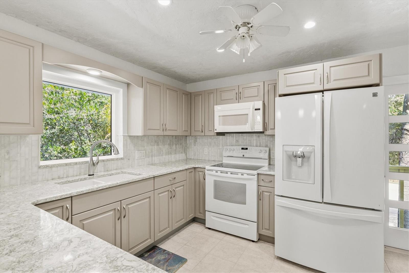 Image 26 of 79 For 5110 Admiral Place