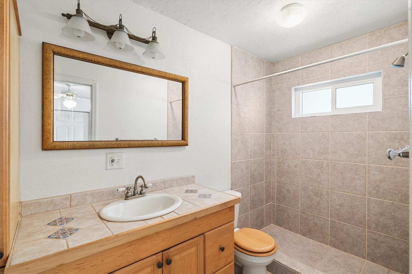 Image 33 of 79 For 5110 Admiral Place