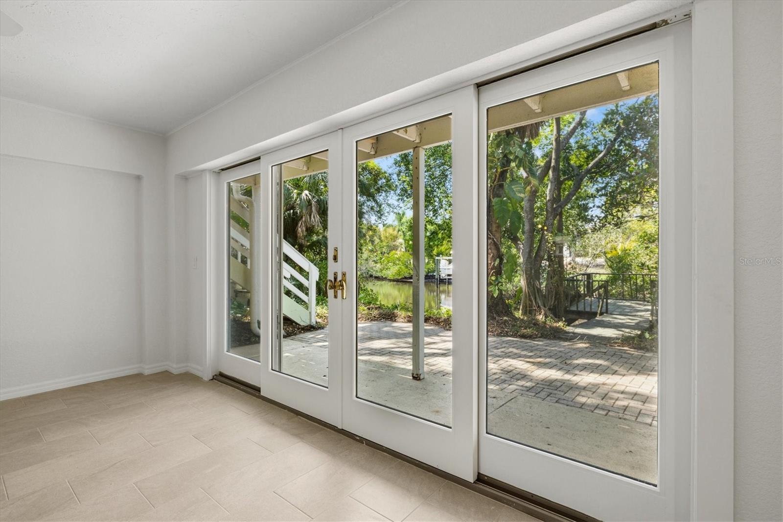 Image 5 of 79 For 5110 Admiral Place