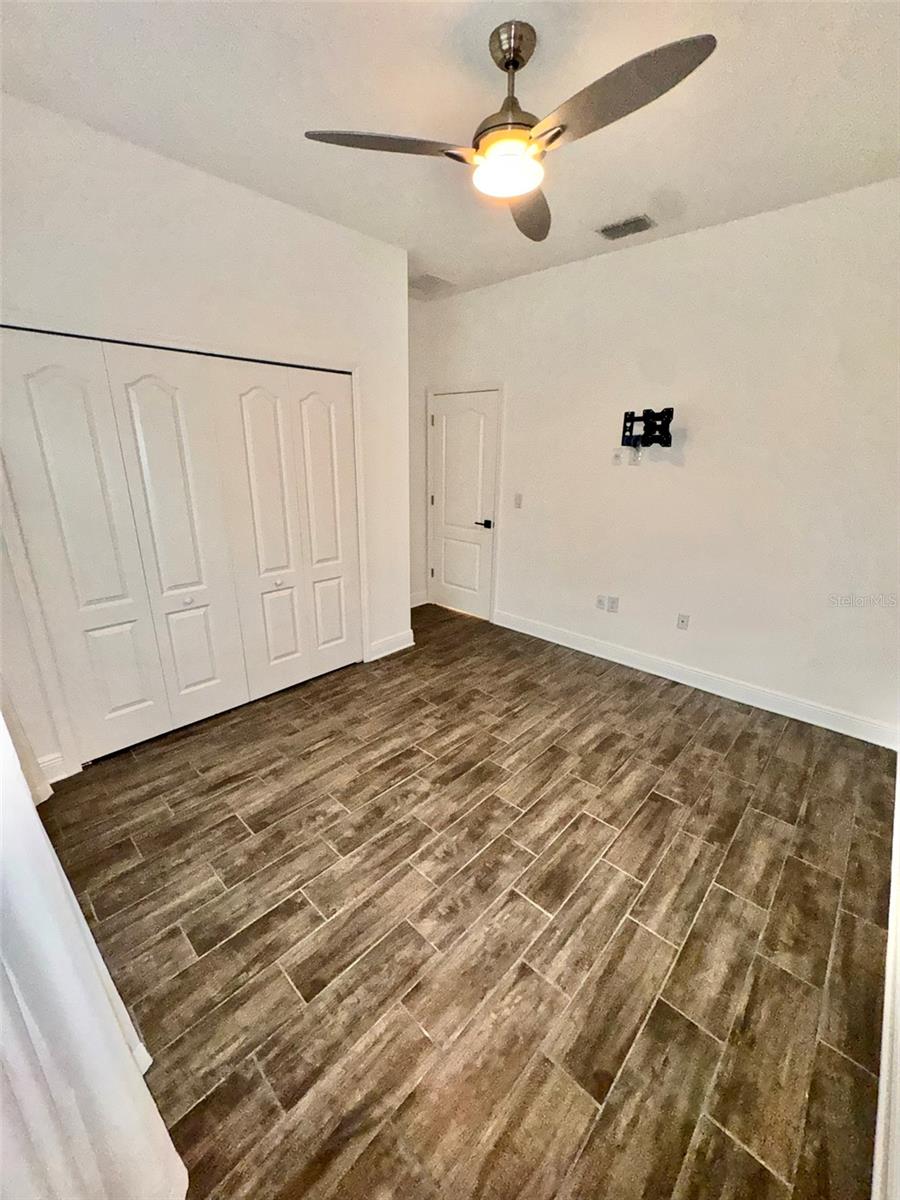 Image 21 of 49 For 3513 76th Street E