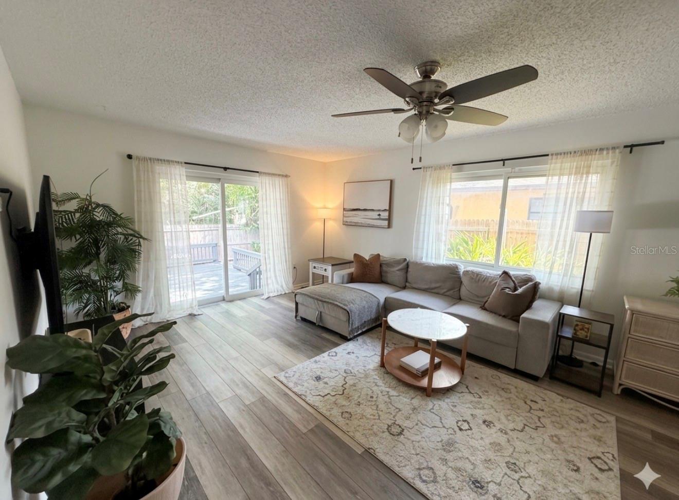 Image 10 of 27 For 2343 Eugene Street