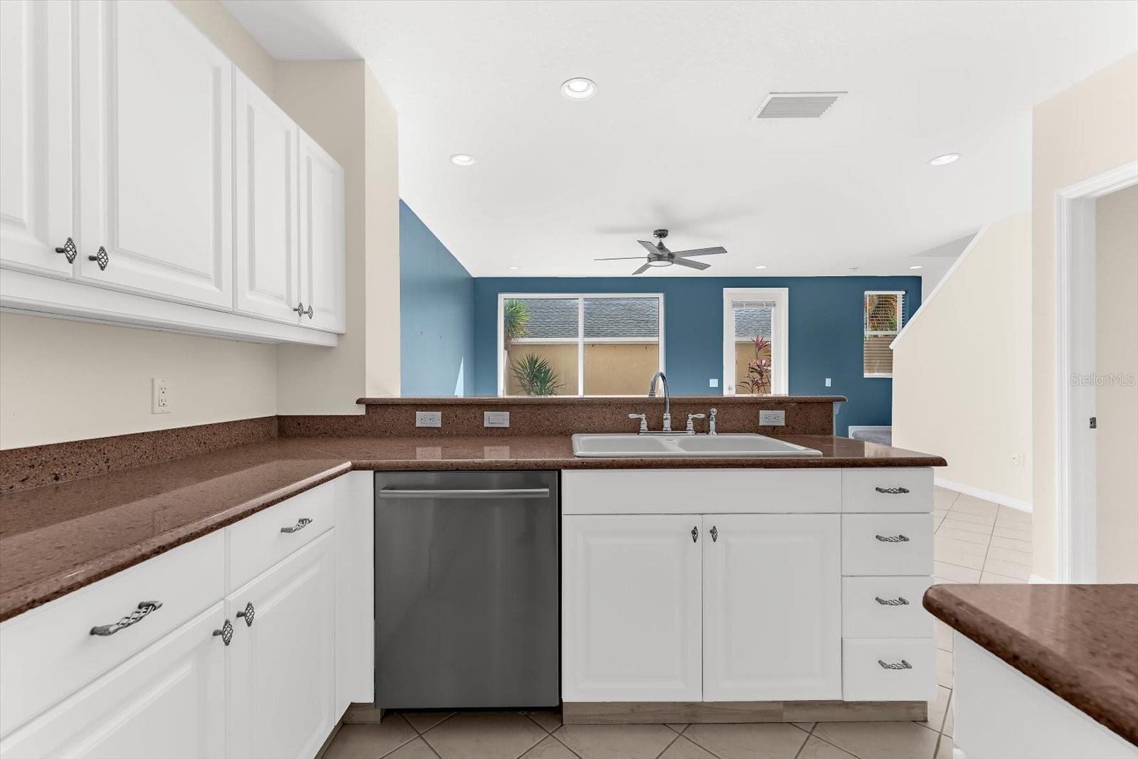 Image 19 of 61 For 5637 Whitehead Street