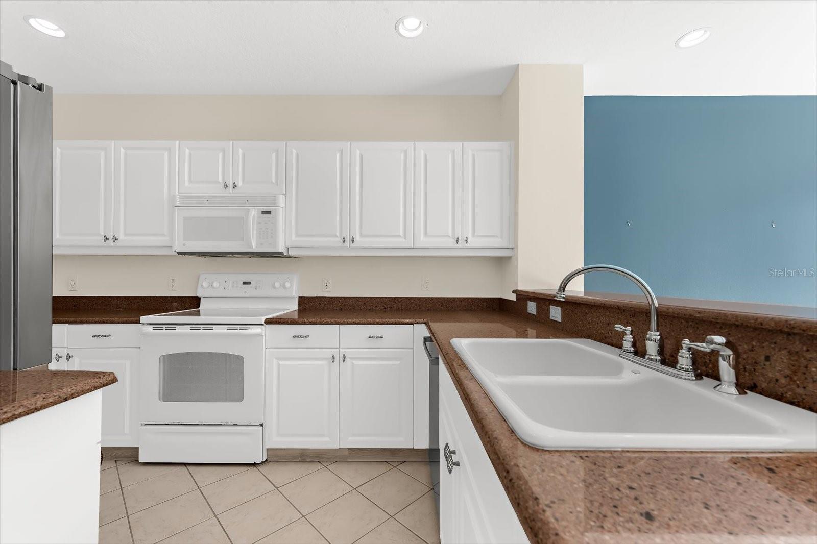 Image 5 of 61 For 5637 Whitehead Street