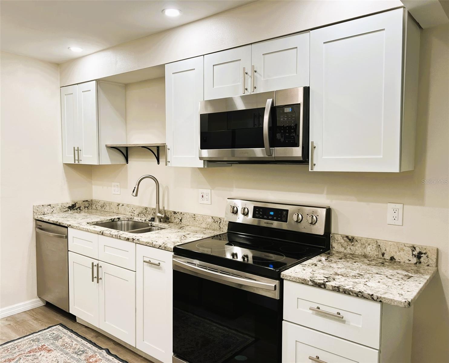 Image 4 of 35 For 425 30th Avenue W C309