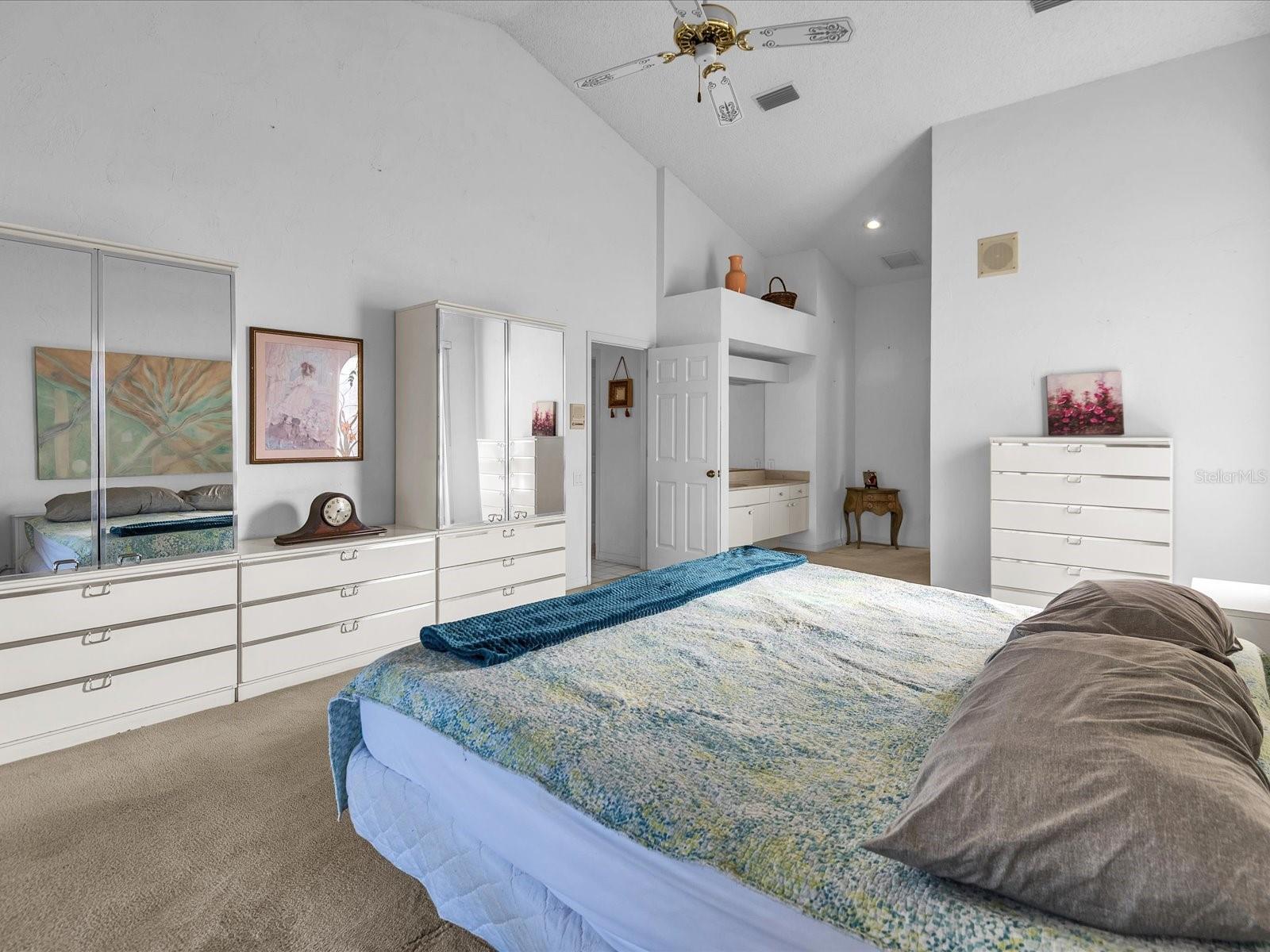 Image 21 of 53 For 6821 Country Lakes Circle