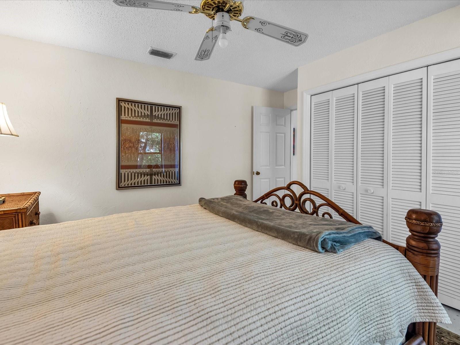 Image 27 of 53 For 6821 Country Lakes Circle