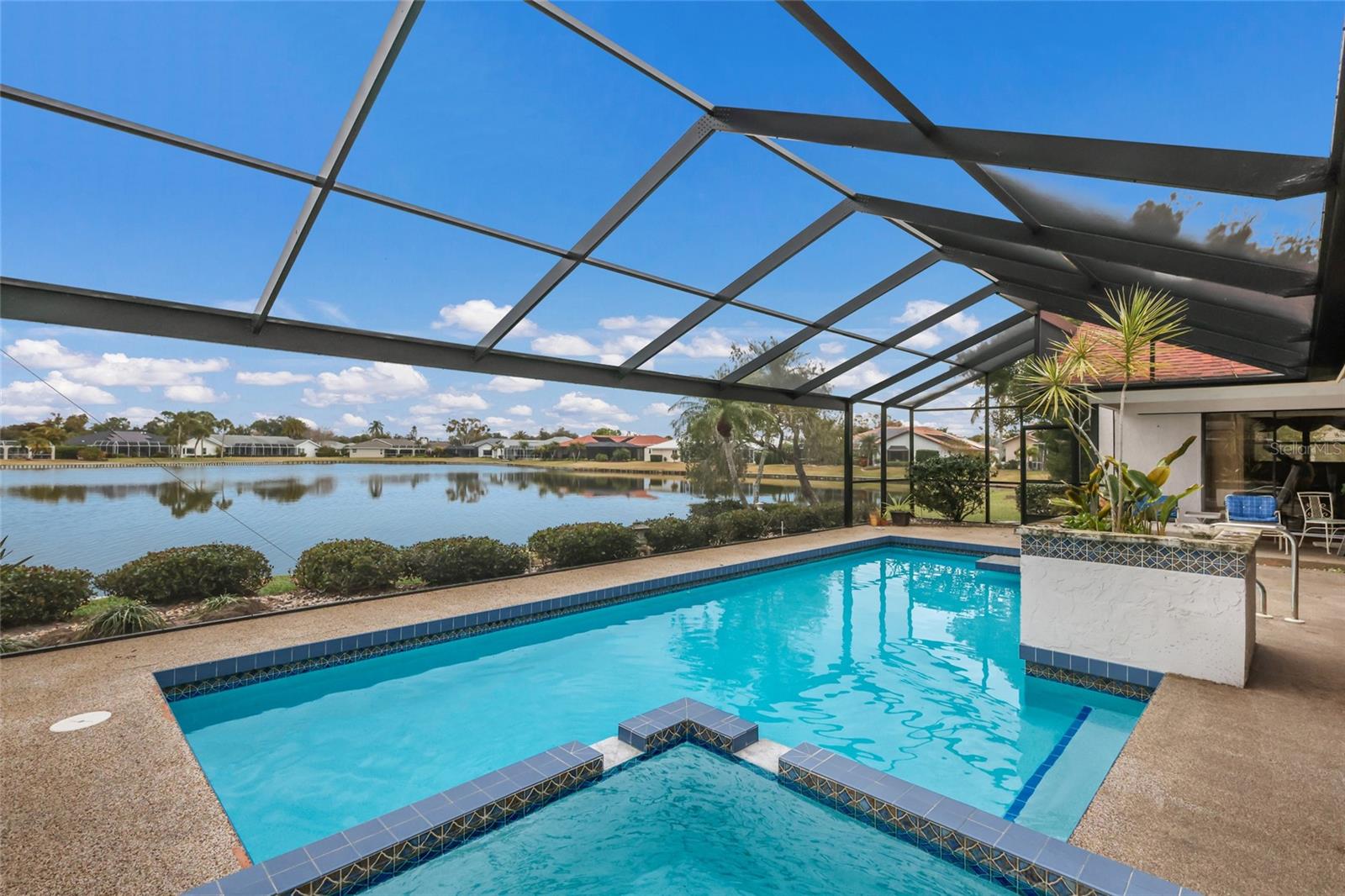 Image 35 of 53 For 6821 Country Lakes Circle