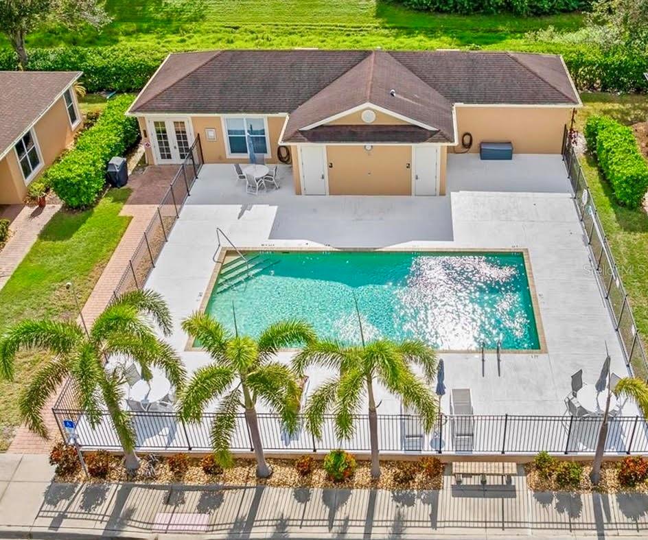 Image 26 of 36 For 4810 Turnberry Circle