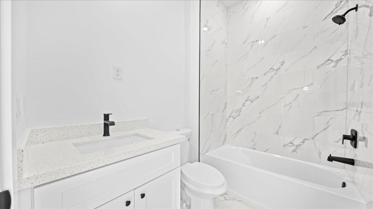 Image 19 of 23 For 1323-1325 8th Place