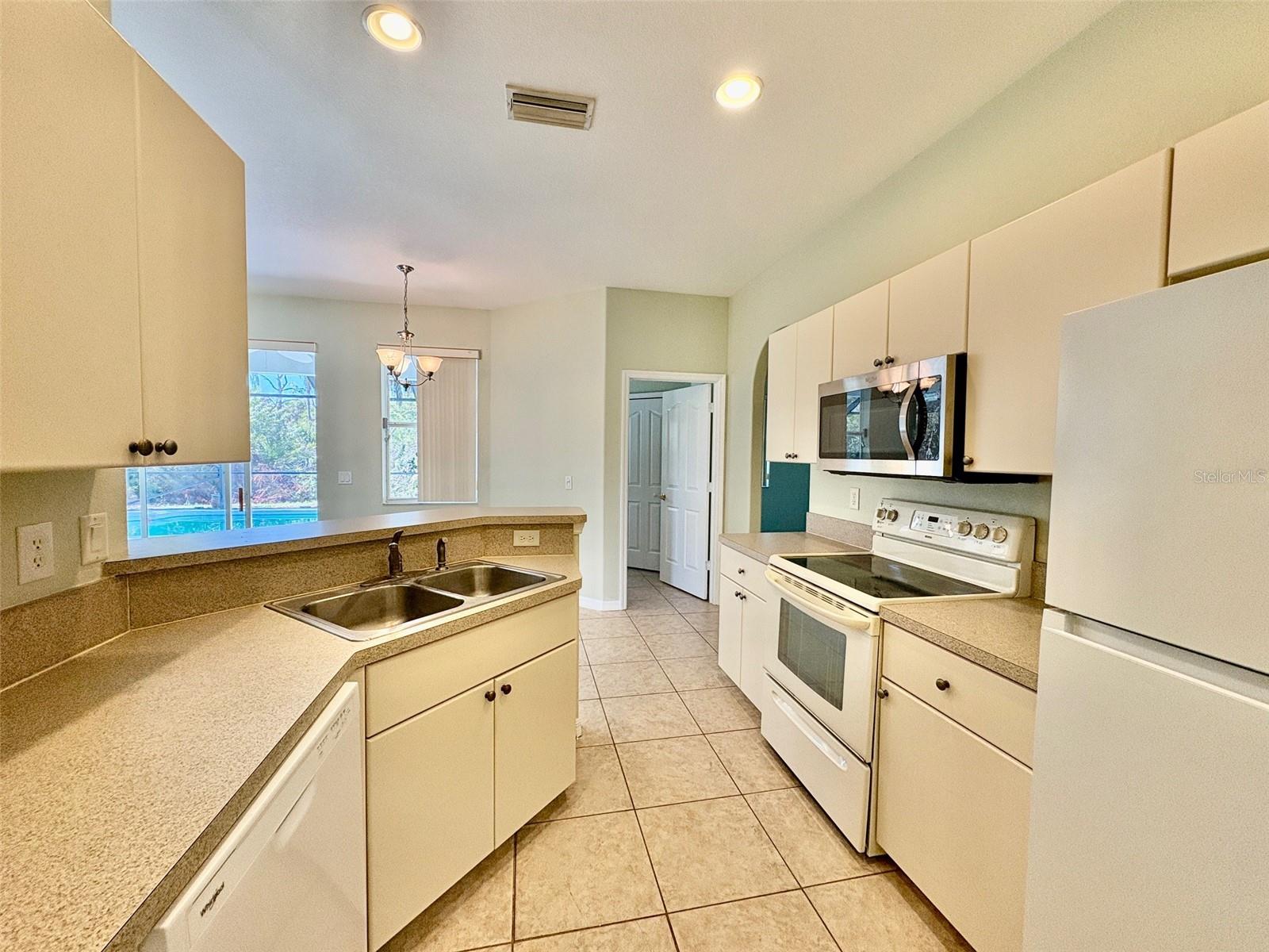 Image 15 of 32 For 5063 Sister Terrace